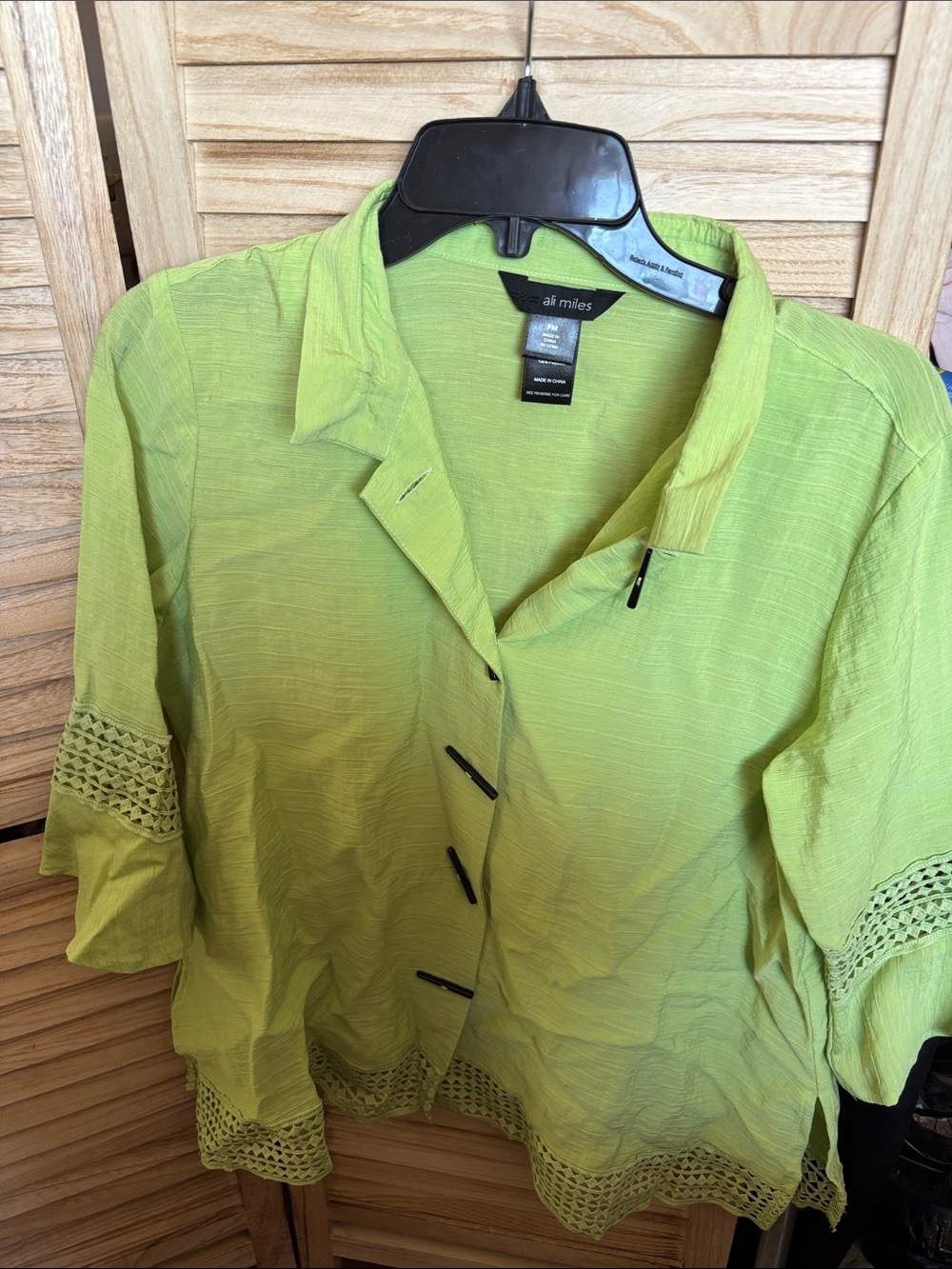 ali miles Women's Lime Green Button-Front Crochet Trim Top Petite Medium